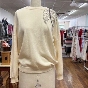 Cashmere Sweater off shoulder with Leaf Design made in italy